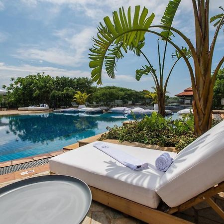 The Capital Zimbali Ballito Exterior foto The pool at the hotel