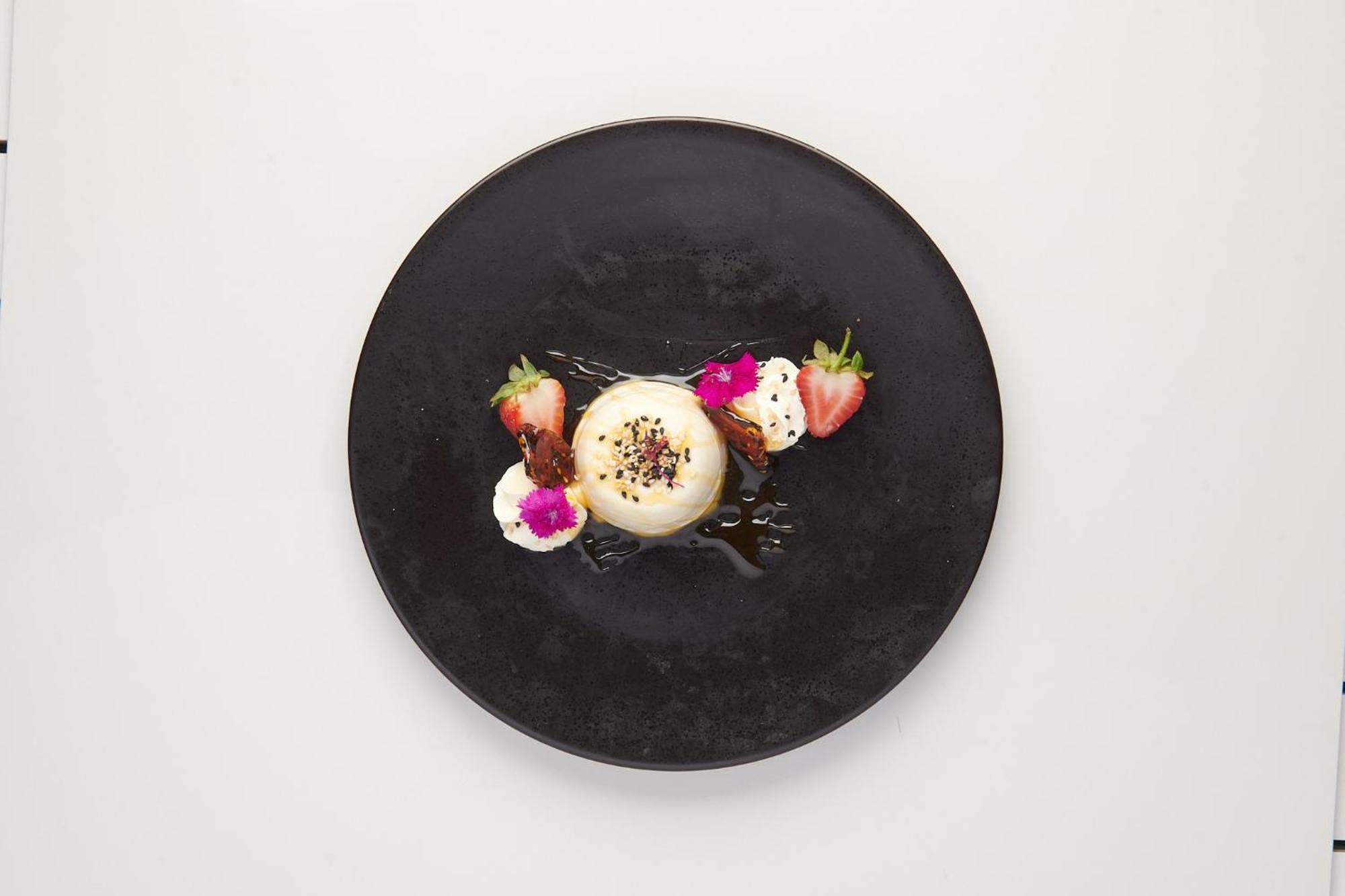 The Capital Zimbali Ballito Exterior foto A dessert at the restaurant