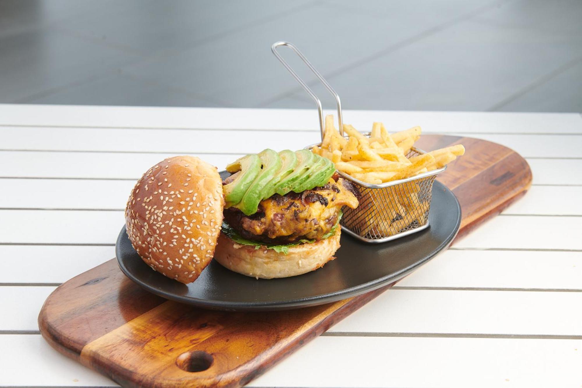 The Capital Zimbali Ballito Exterior foto A vegan burger with avocado and chips