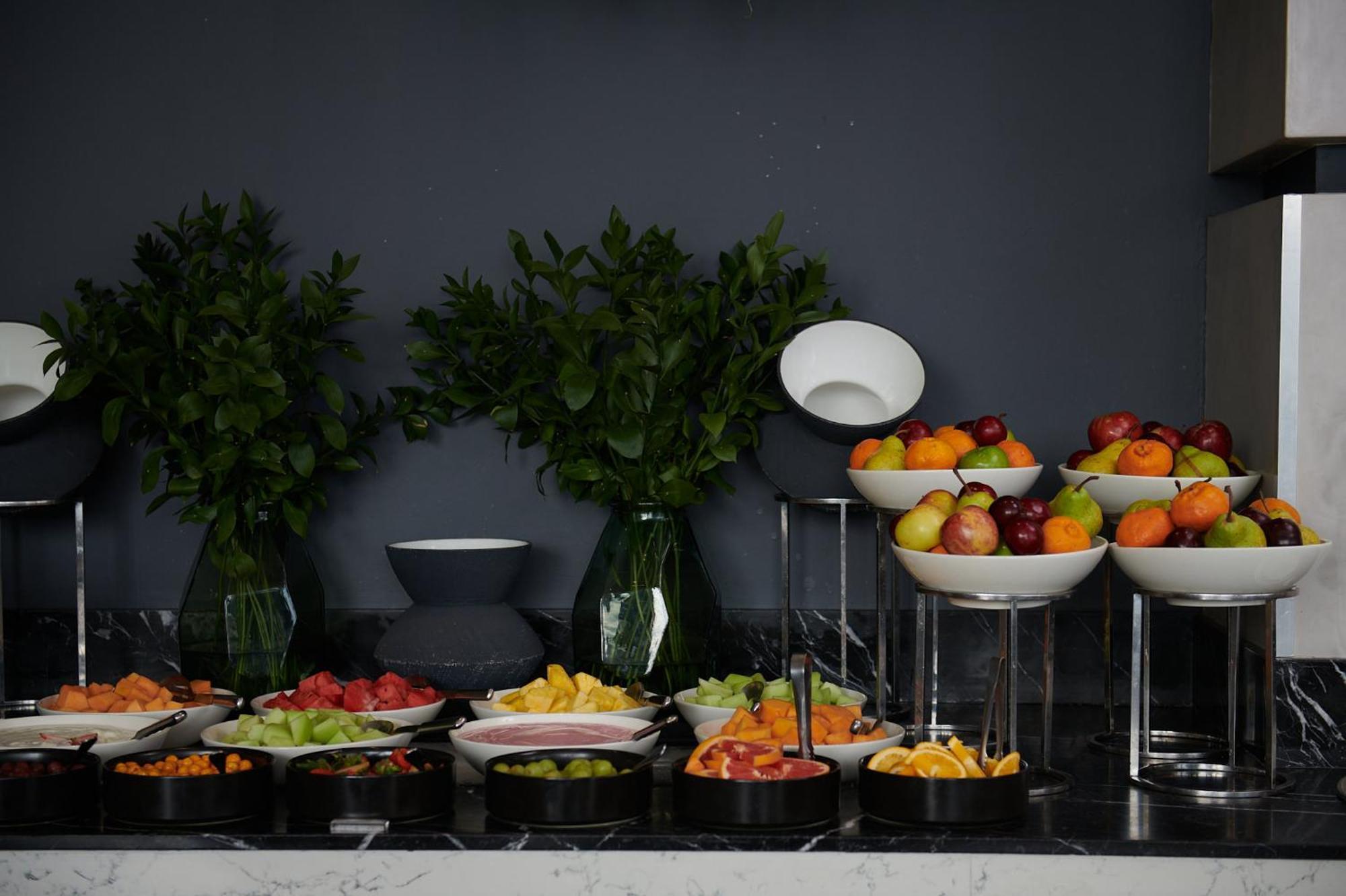 The Capital Zimbali Ballito Exterior foto A fruit salad buffet