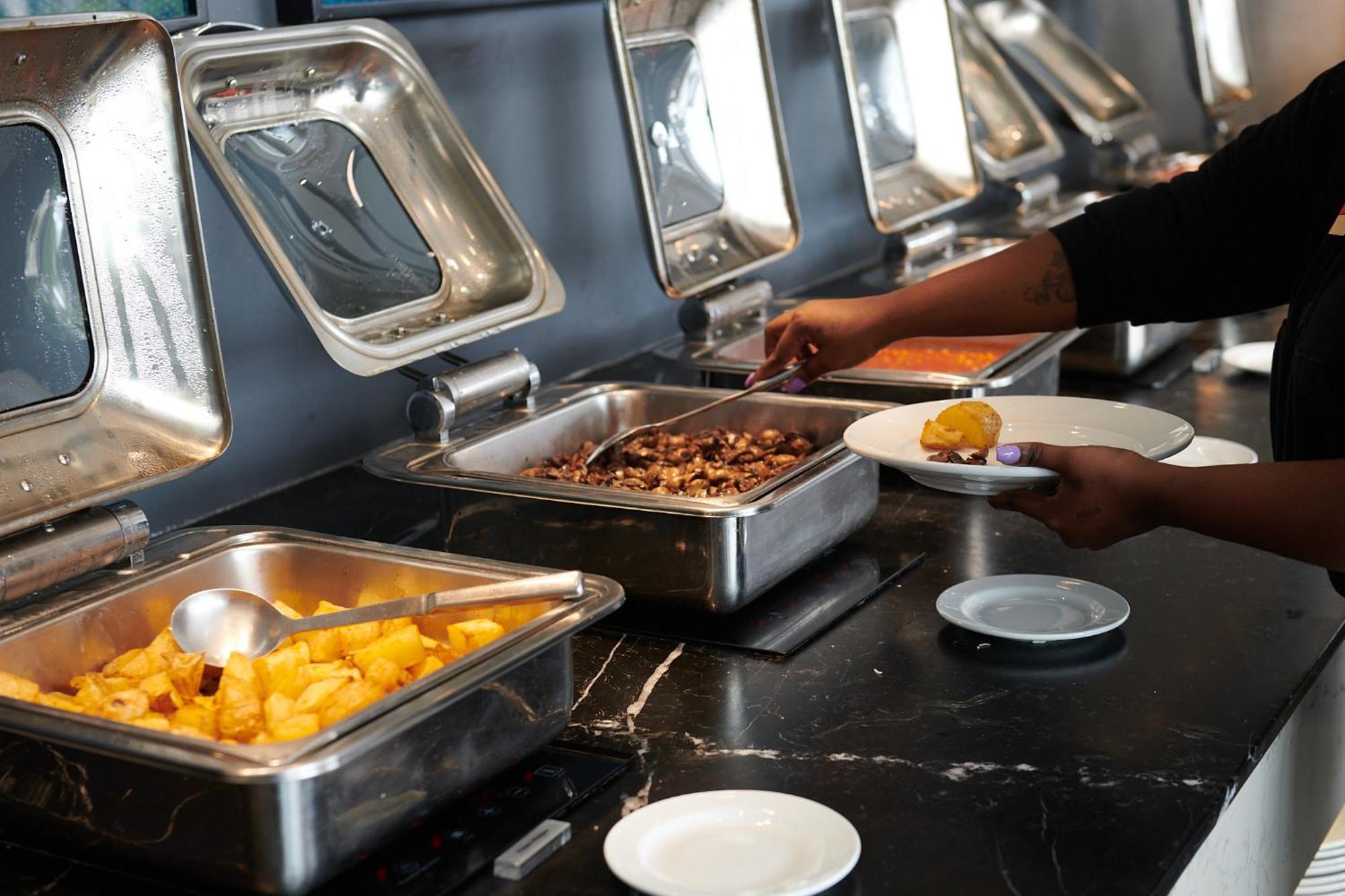 The Capital Zimbali Ballito Exterior foto A chafing dish