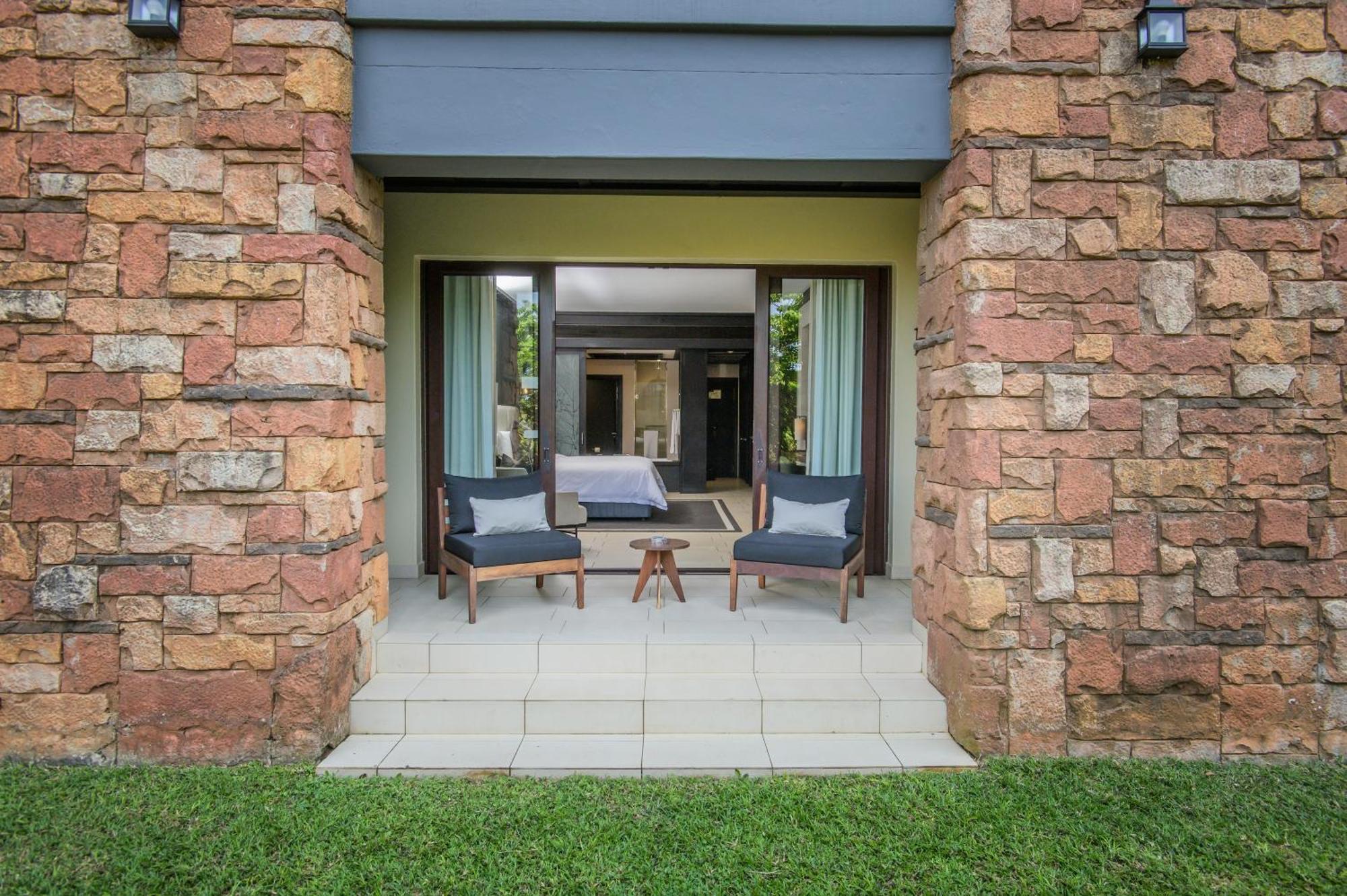 The Capital Zimbali Ballito Quarto foto A view of a guest room at the Oyster Box